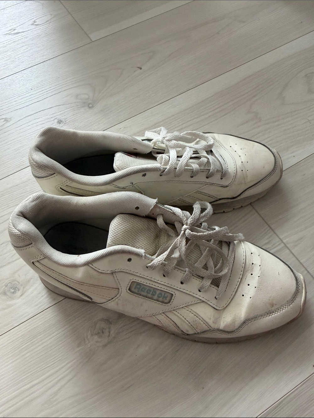 Reebok womens White Leather Low-Top Sneakers